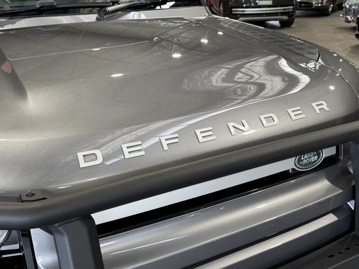 2021 Land Rover Defender 110 D300 SE
