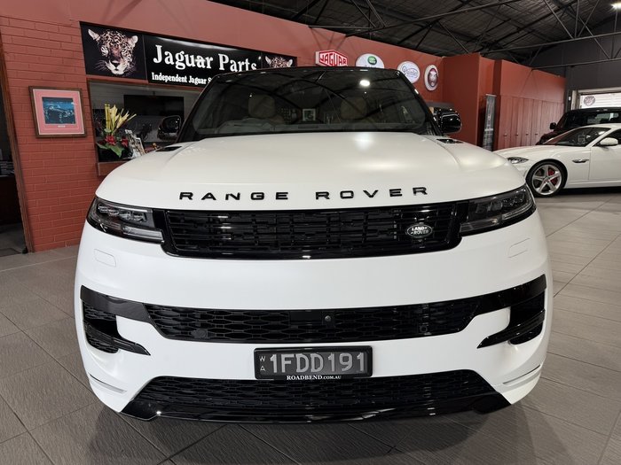 2025 Land Rover Range Rover Sport P360 Dynamic SE