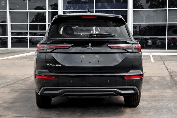 2026 Mitsubishi Outlander ES
