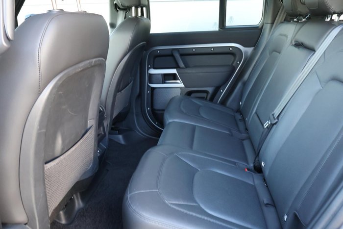 2023 Land Rover Defender 110 D300 SE