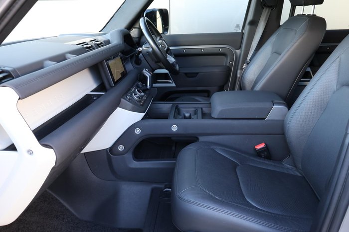 2023 Land Rover Defender 110 D300 SE