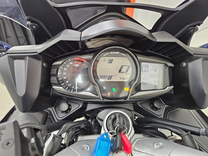 2025 YAMAHA FJR1300AE Blue