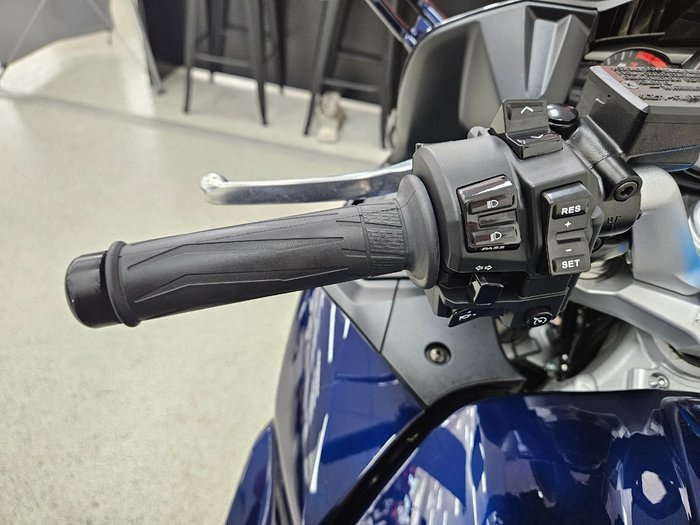 2025 YAMAHA FJR1300AE Blue