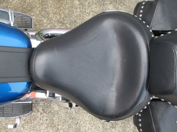 2005 HARLEY-DAVIDSON FLSTCI HERITAGE S/TAIL CLASSIC BLUE