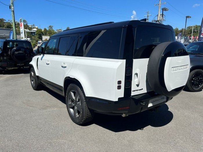 2026 Land Rover Defender 130 D350 X-Dynamic SE