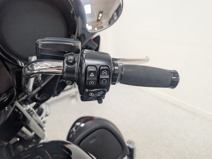 2017 Harley-davidson FLHXS STREET GLIDE SPECIAL Black