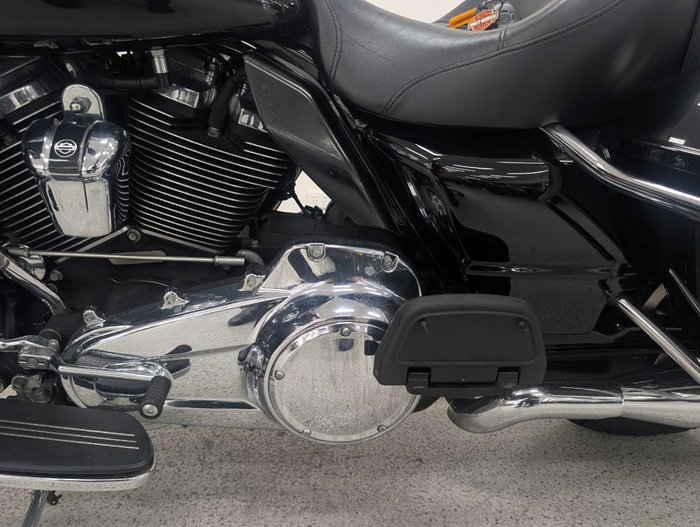 2017 Harley-davidson FLHXS STREET GLIDE SPECIAL Black
