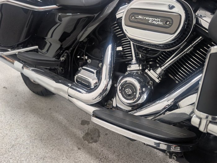 2017 Harley-davidson FLHXS STREET GLIDE SPECIAL Black