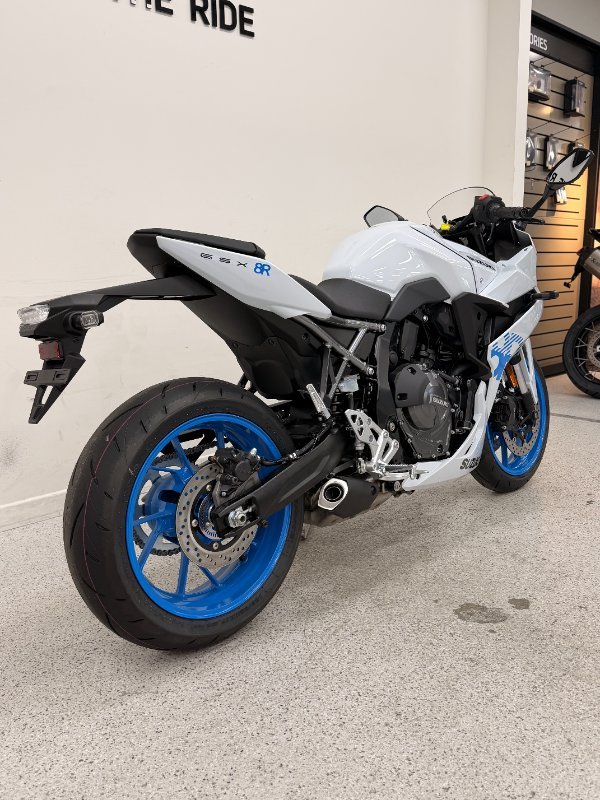 2026 Suzuki GSX-8R (GSX800FRQ) White