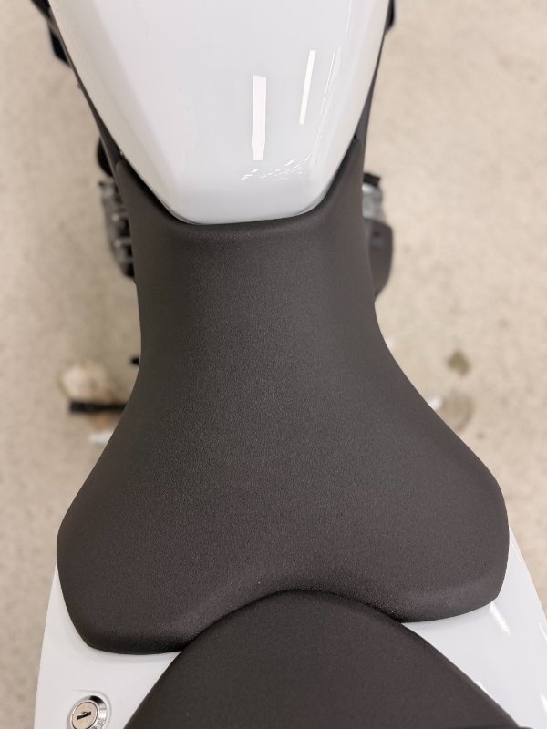 2026 Suzuki GSX-8R (GSX800FRQ) White