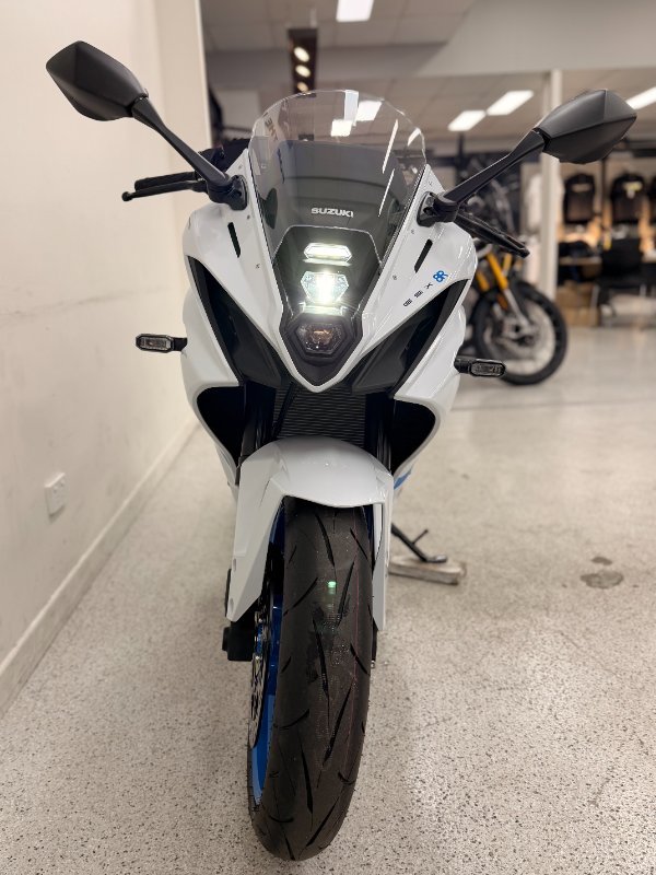 2026 Suzuki GSX-8R (GSX800FRQ) White