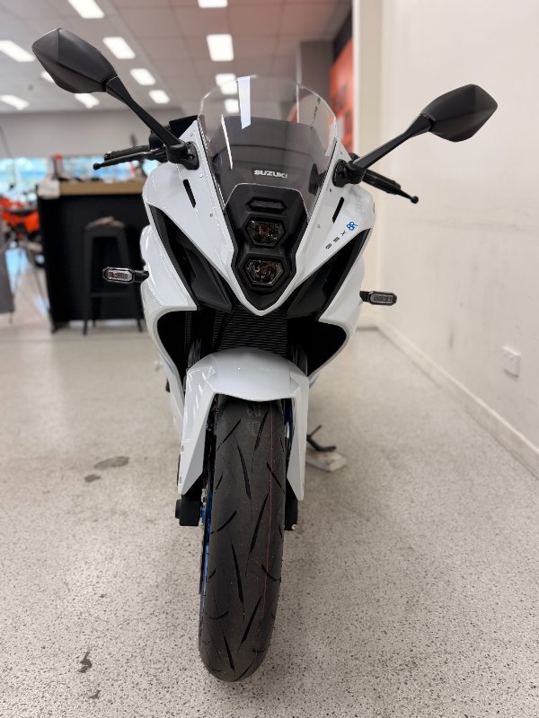 2026 Suzuki GSX-8R (GSX800FRQ)