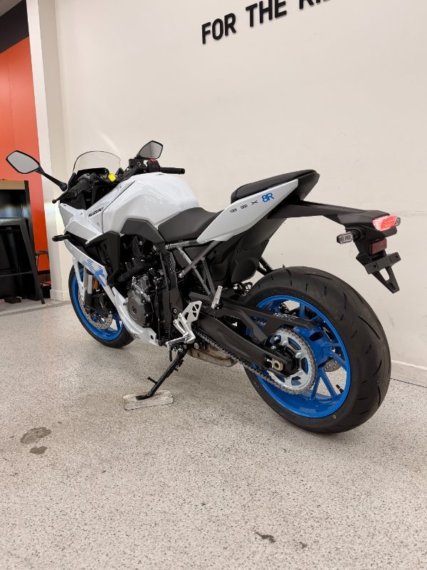 2026 Suzuki GSX-8R (GSX800FRQ) White