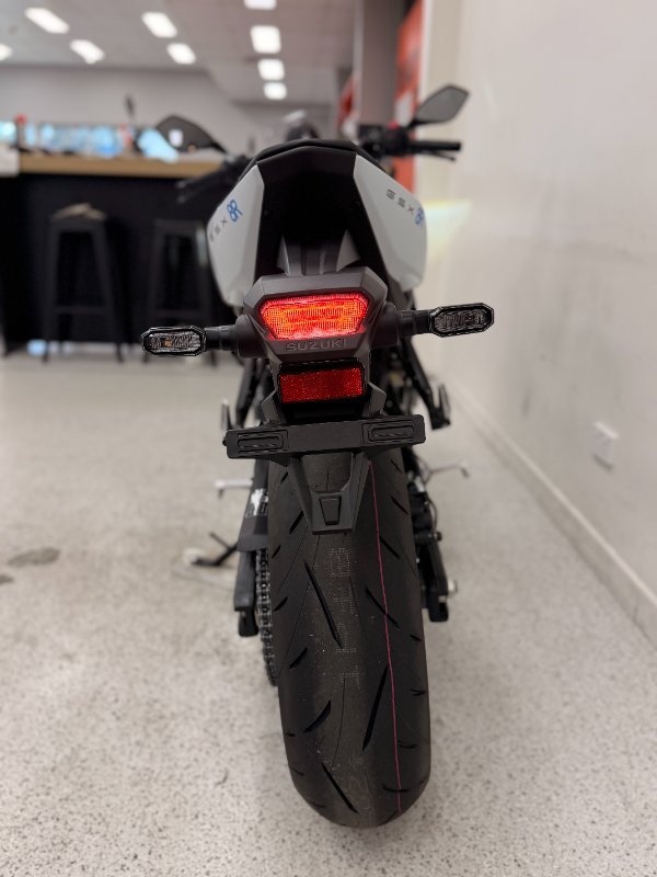 2026 Suzuki GSX-8R (GSX800FRQ) White