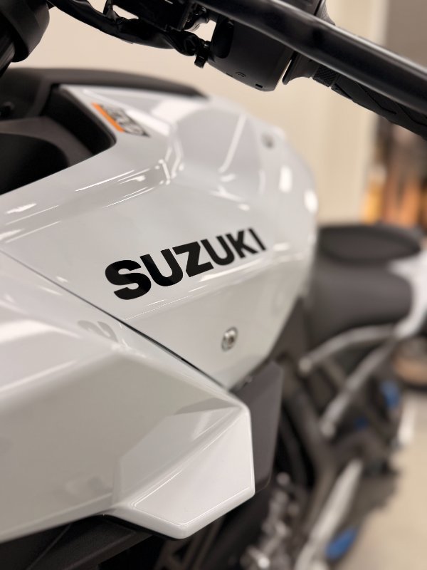 2026 Suzuki GSX-8R (GSX800FRQ) White