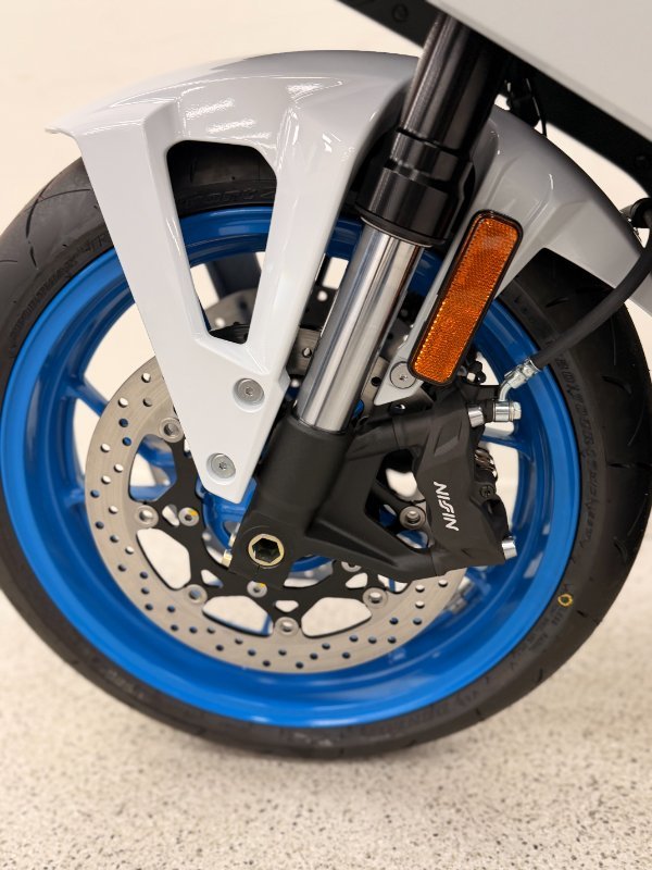 2026 Suzuki GSX-8R (GSX800FRQ) White