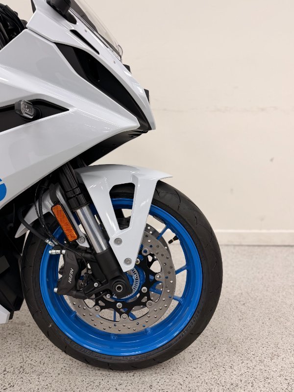 2026 Suzuki GSX-8R (GSX800FRQ)