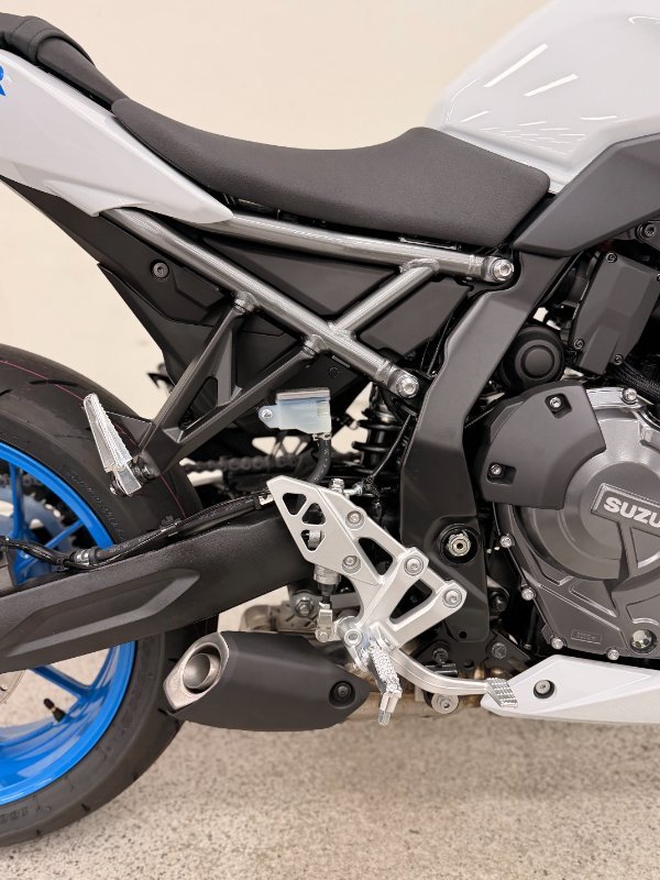 2026 Suzuki GSX-8R (GSX800FRQ) White