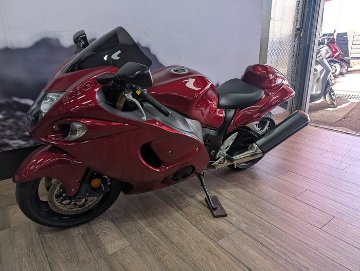 Suzuki 2011 SUZUKI 1300CC GSXR1300R HAYABUSA RED