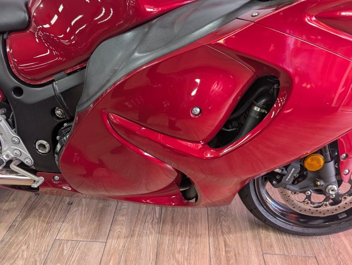 Suzuki 2011 SUZUKI 1300CC GSXR1300R HAYABUSA RED