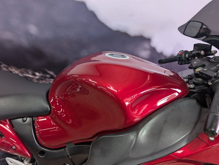 Suzuki 2011 SUZUKI 1300CC GSXR1300R HAYABUSA RED