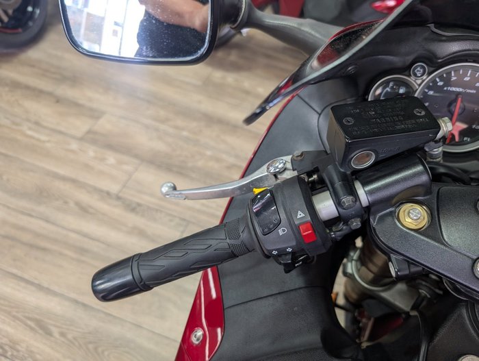 Suzuki 2011 SUZUKI 1300CC GSXR1300R HAYABUSA RED