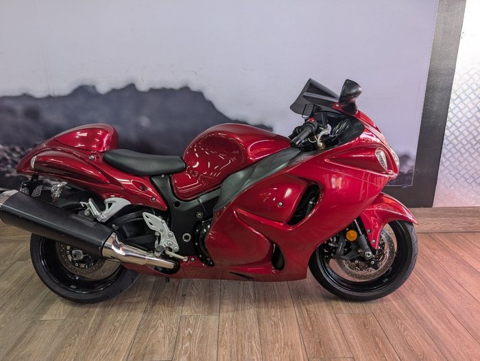 Suzuki 2011 SUZUKI 1300CC GSXR1300R HAYABUSA RED