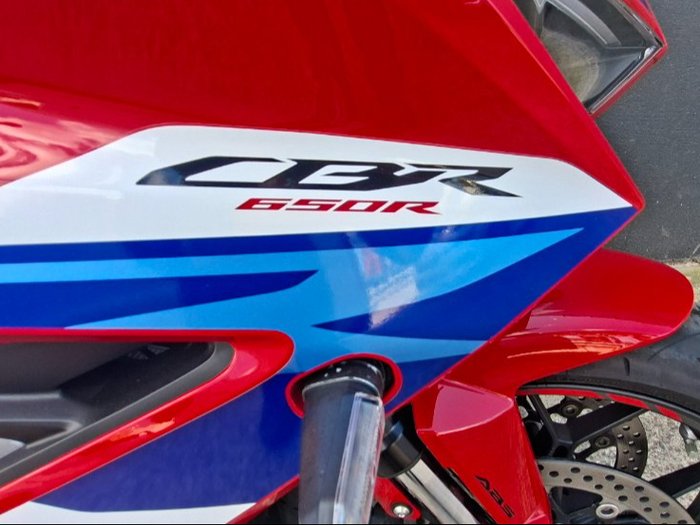 2026 Honda CBR650R RED