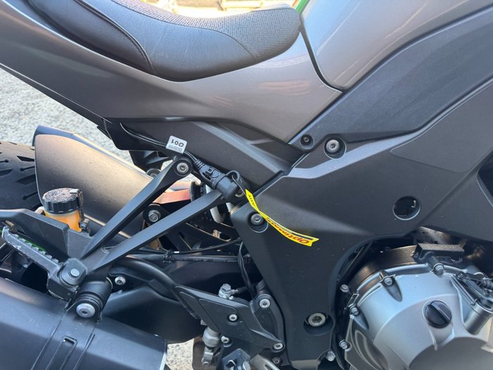 2014 Kawasaki Z1000 GREEN