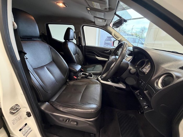 2017 Nissan Navara ST-X N-SPORT Black Edition