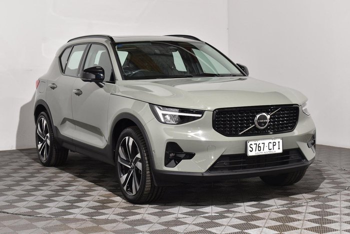 2022 Volvo XC40