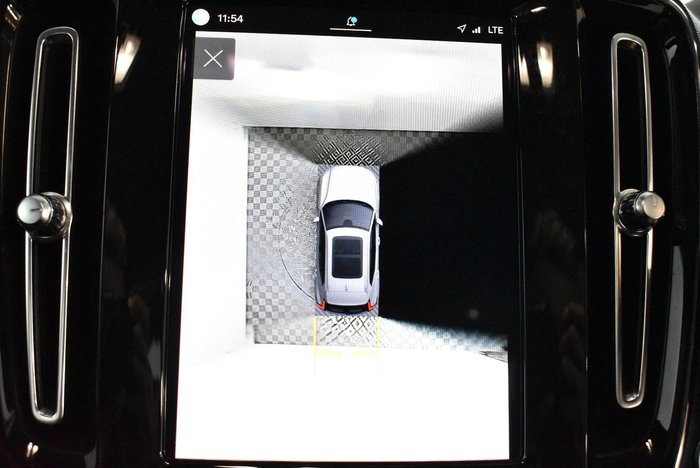 2022 Volvo XC40 Ultimate B5 Dark