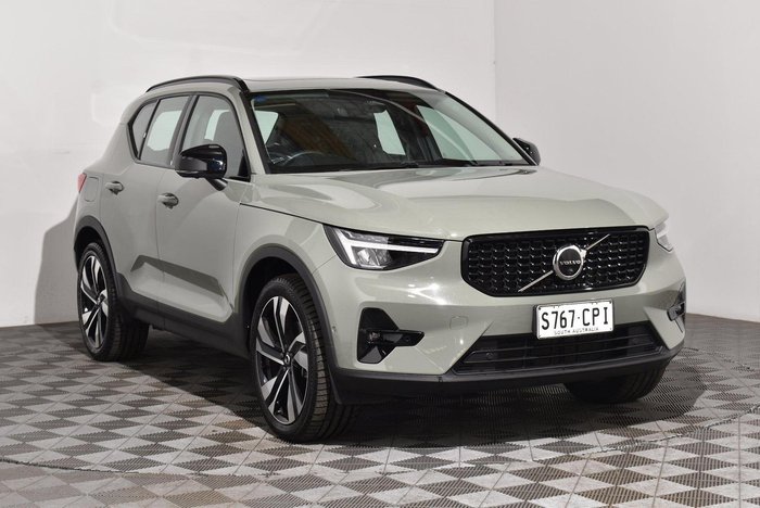 2022 Volvo XC40