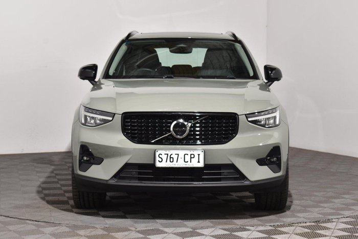 2022 Volvo XC40