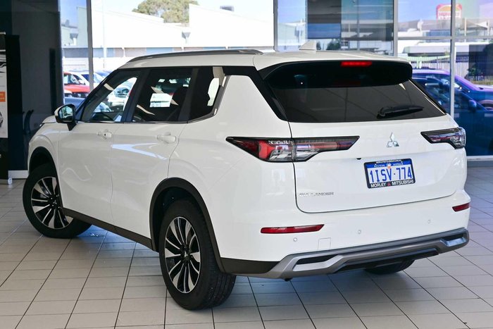 2025 Mitsubishi Outlander LS