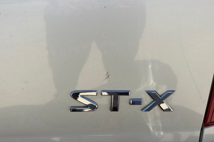 2017 Nissan Navara ST-X