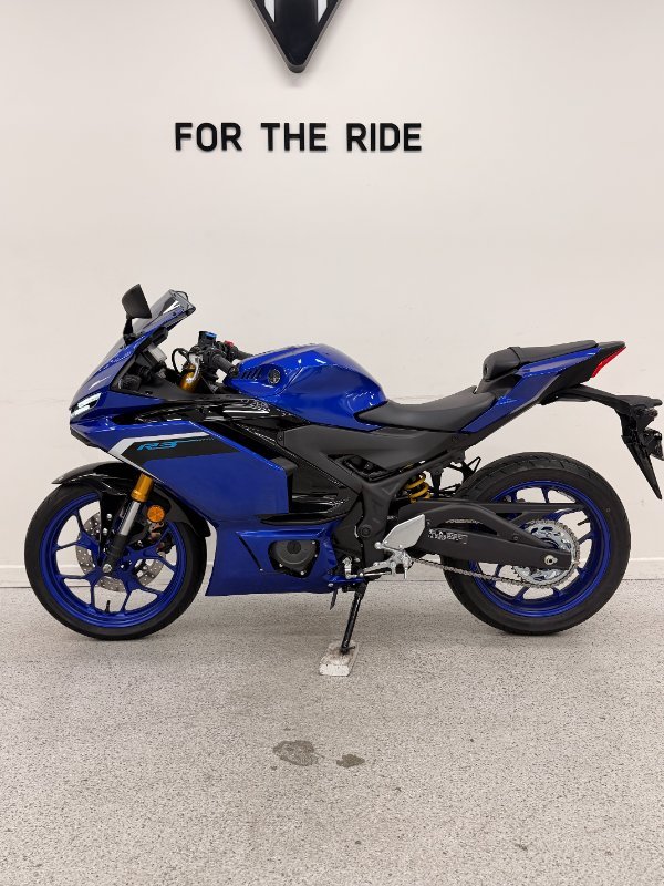 2025 YAMAHA YZF-R3 Blue