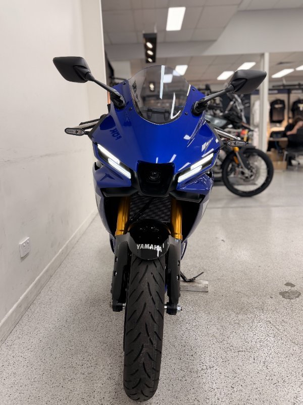 2025 YAMAHA YZF-R3 Blue