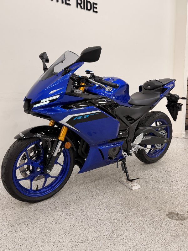 2025 YAMAHA YZF-R3 Blue