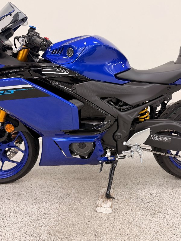 2025 YAMAHA YZF-R3 Blue