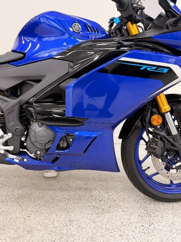 2025 YAMAHA YZF-R3 Blue