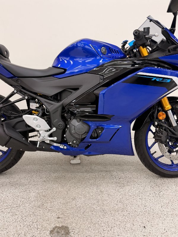 2025 YAMAHA YZF-R3 Blue