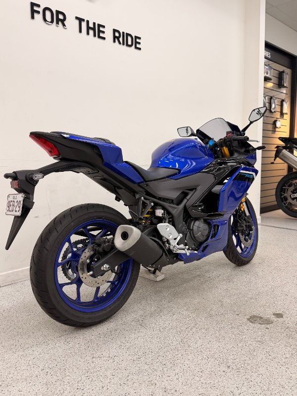 2025 YAMAHA YZF-R3 Blue