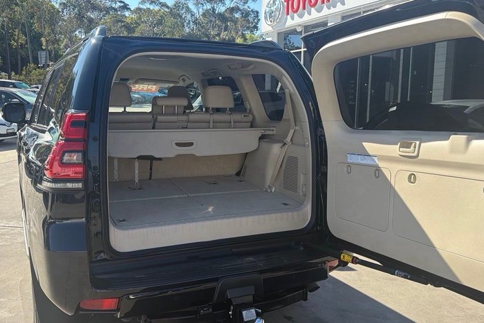 2023 Toyota Landcruiser Prado VX