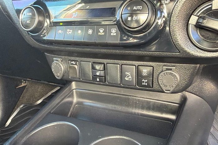 2021 Toyota Hilux Rugged X