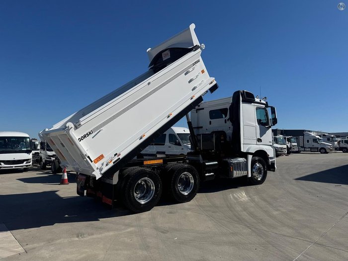 2025 Mercedes-Benz Arocs
