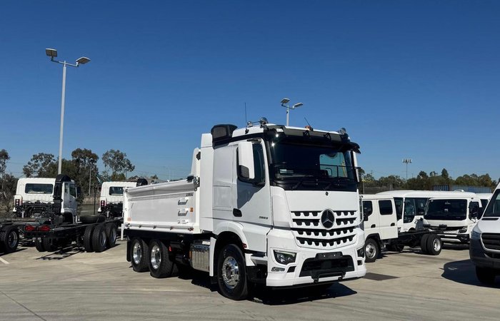 2025 Mercedes-Benz Arocs