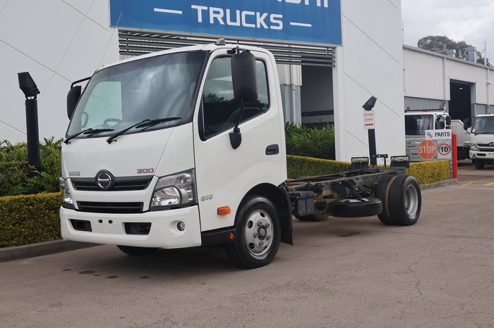 2018 HINO DUTRO
