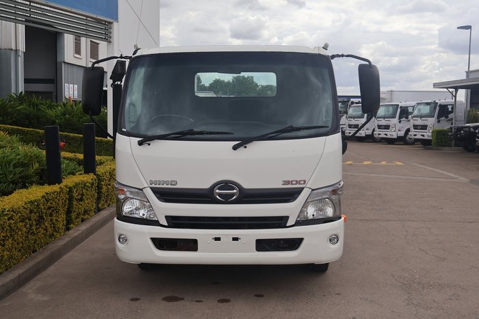 2018 HINO DUTRO