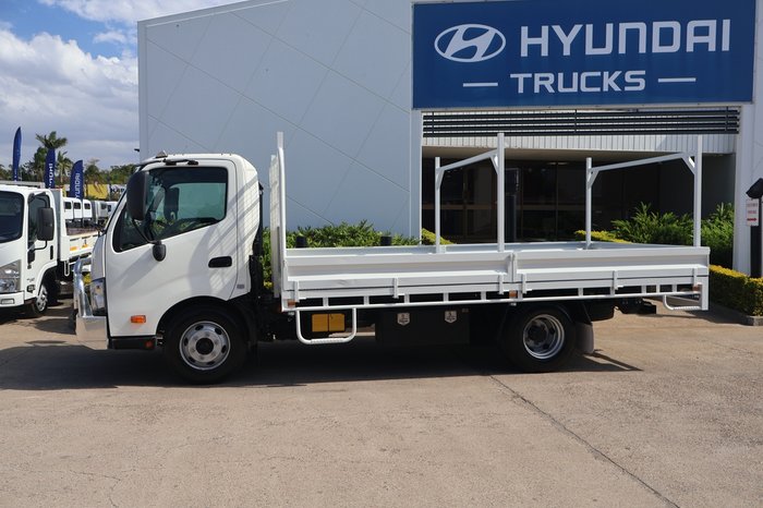 2019 HINO DUTRO